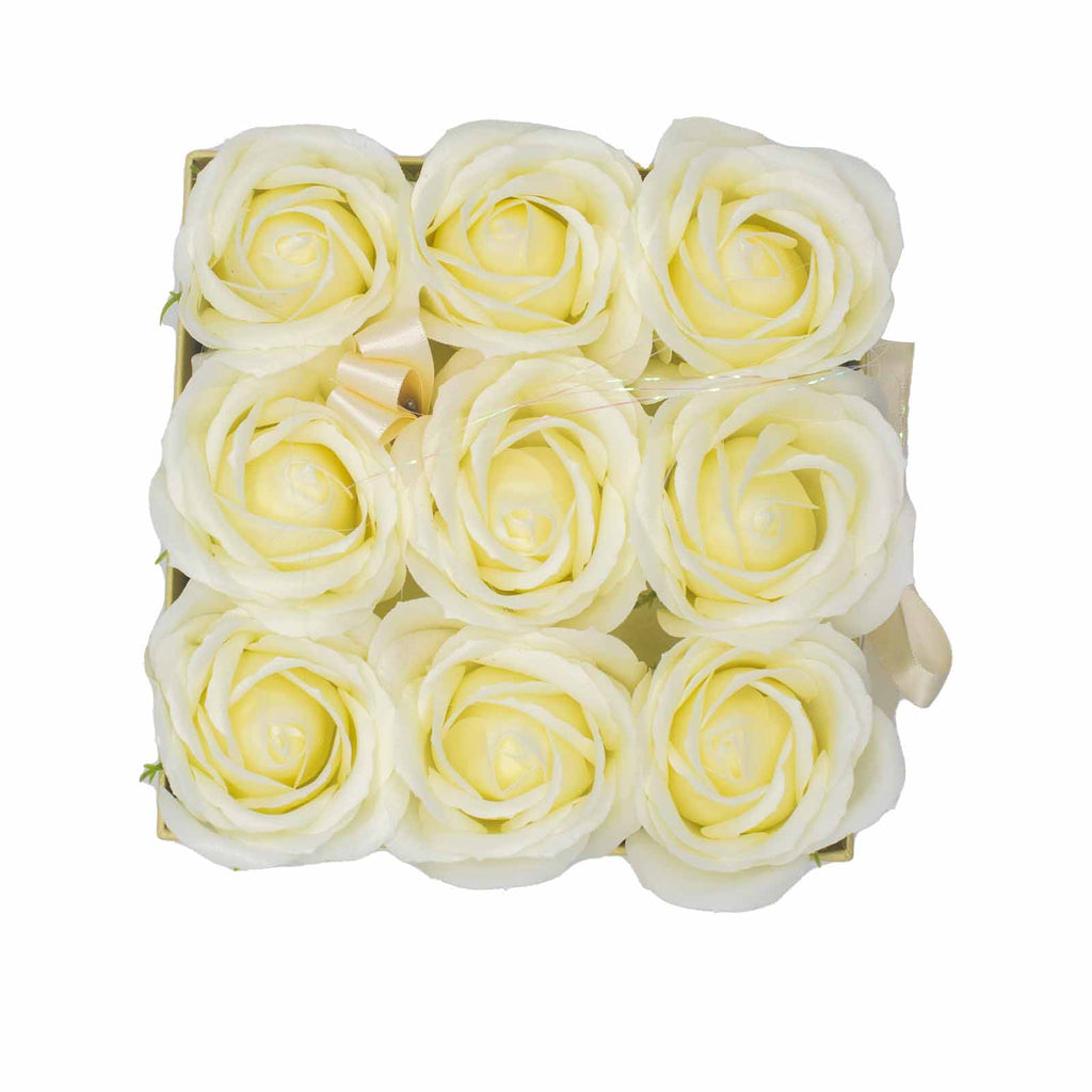 Caja de Regalo - Flor de Jabón 9 Rosas Crema - Cuadrado