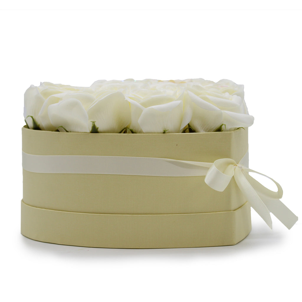 Caja de Regalo - Flor de Jabón 13 Rosas Crema - Corazón